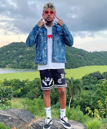 Dalex chilling on hilly areas