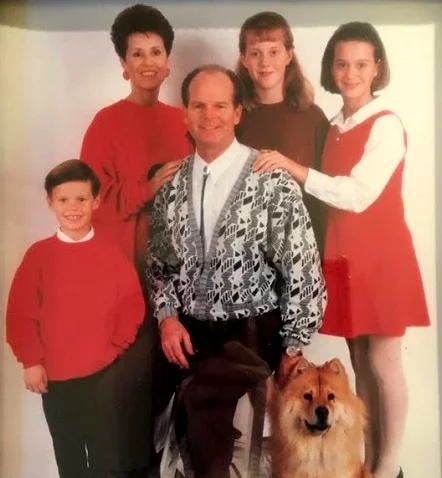 An old image of Angela Hudson with her dad Keith Hudson, mom Mary Perry, sister Katy Perry, and brother David Hudson