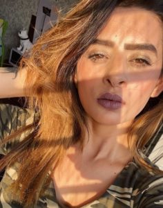 Ankita Dave Height, Weight, Age, Boyfriend, Biography & Family
