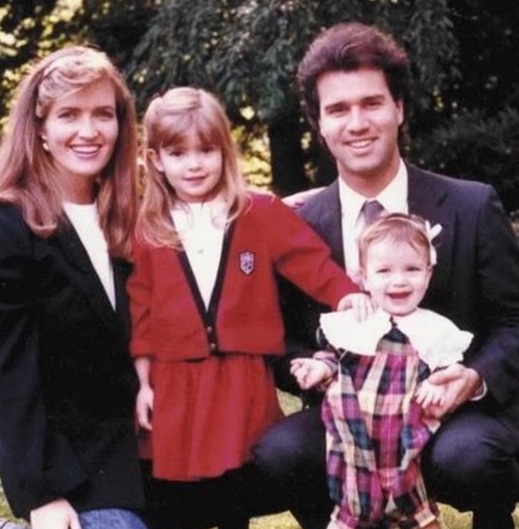 Lauren Parsekian with her father Thomas Parsekian, mother Debra Kelly and sister Brooke Parsekian