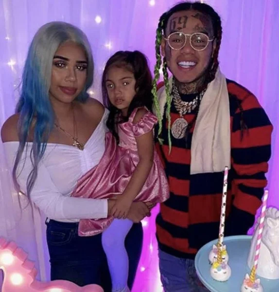 Tekashi 6ix9ine with his girlfriend Sara Molina and daughter Saraiyah Hernandez