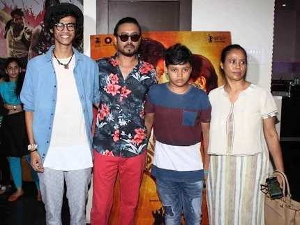 Ayan Khan with his father Irrfan Khan, mom Sutapa Sikdar, and brother Babil Khan