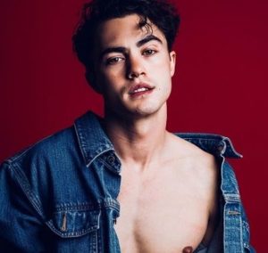 Darren Barnet Height, Weight, Age, Girlfriend, Bio & Family