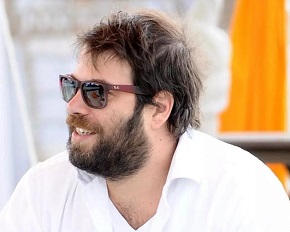 Simon Konecki trivia