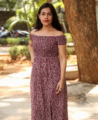 Trishna Mukherjee height weight
