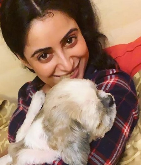 Aishwarya Sharma has a pet dog named pixie