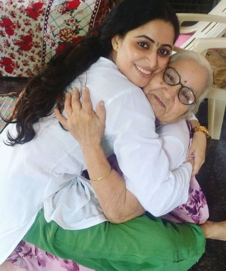 Aishwarya Sharma's maternal grandmother aka Nani