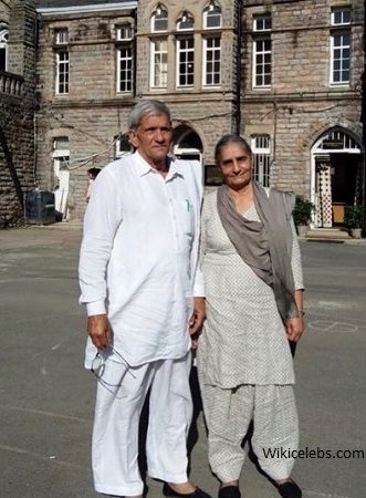 Jaideep Ahlawat father Dayanand Ahlawat and mother