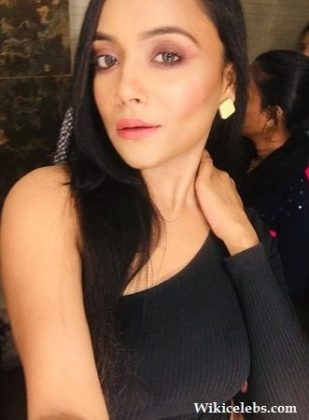 Nehal Vadoliya Wiki, Age, Height, Weight, Boyfriend, Biography & Family
