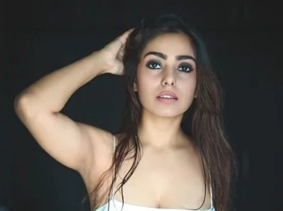 Dinky Kapoor has over 50,000 followers on Instagram