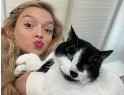 Sarah Dorothy Little along with her pet cat