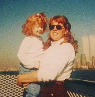 Cari Cakes pictured along with her mother
