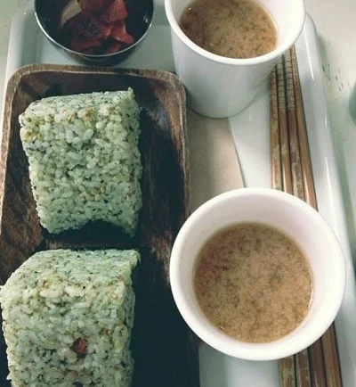 Cari Cakes' food habits