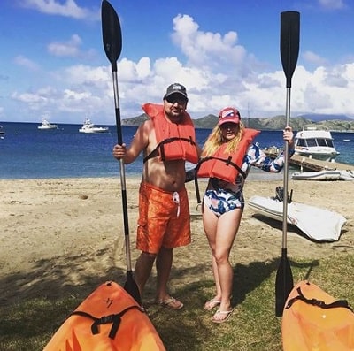 Jenna Karvunidis likes Canoeing