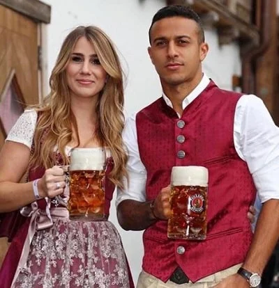 Júlia Vigas is best known for being the wife of Thiago Alcântara (Spanish Football Player)