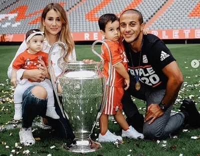 Júlia Vigas shares two sons named Gabriel Alcântara & Seina Alcântara with her husband Thiago Alcântara