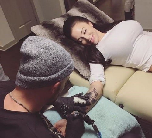 Sophia Bertolami inked a big tattoo in her right arm.