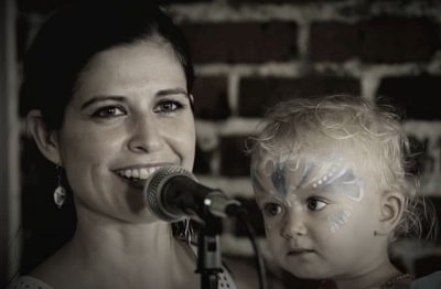 Tiffany King showing her comedy skills while handling her baby girl Zara