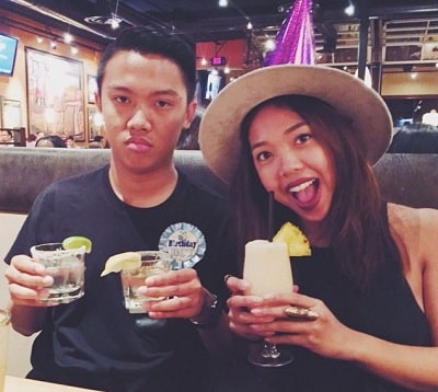 Nava Rose spotted with her brother in a restraunt