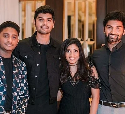 Sneha Britto's Instagram picture with her spouse Akash Murali, bro Mich Britto and brother-in-law Atharv Murali