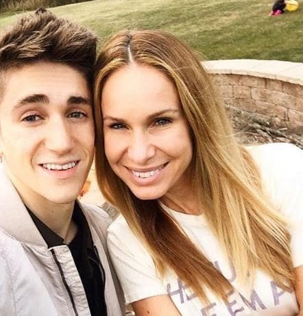 Myles Erlick clicked a picture with his mother Francesca Nicassio