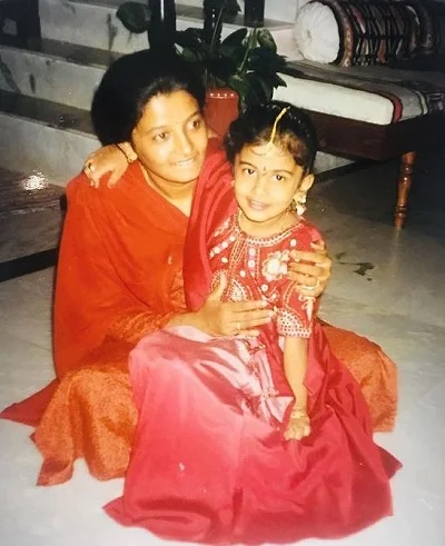 Namratha Gowda's childhood photo with her mother