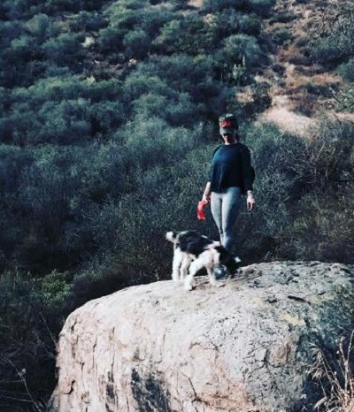 Mandie Taketa in love with her pet Rumi