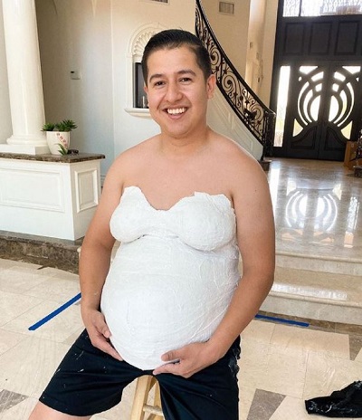 Raul Aguilar loves to make videos with his wife Karina