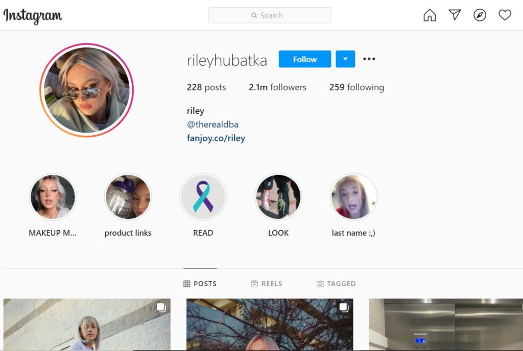 Riley Hubatka Instagram account