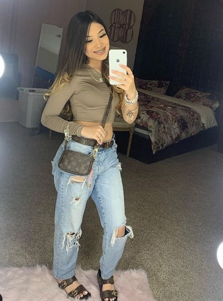 Lina Goldi Height, Weight & Body Statistics
