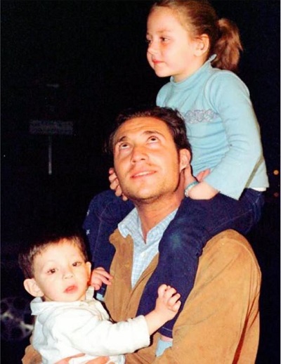 Rocio Flores with her father and brother