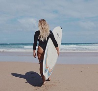 Suzie Bonaldi likes surfing