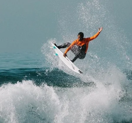 Wesley Santos while doing surfing in the SLO CAL Open