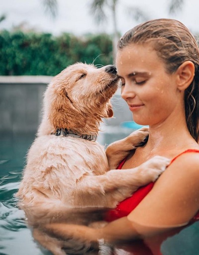 Amberleigh West has a pet dog
