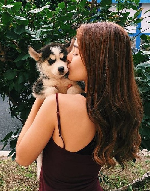 Nicolle Figueroa adores her dog