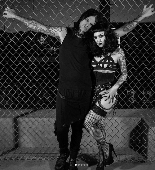 Travis Bacon is in a relationship with his girlfriend Angelina Sambrotto (Makeup artist)
