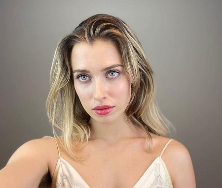 Genevieve DeGraves studied at Royal Manitoba Theatre Centre