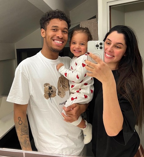 Coralie Porrovecchio's sweet family