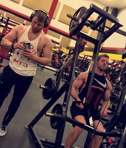 Damian Powers daily workout in gym