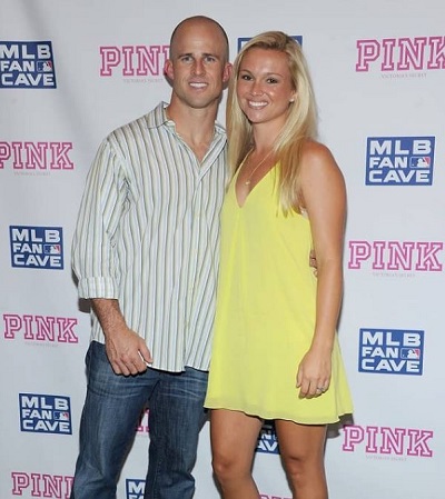 Jessica Clendenin height is 5 feet 8 inches