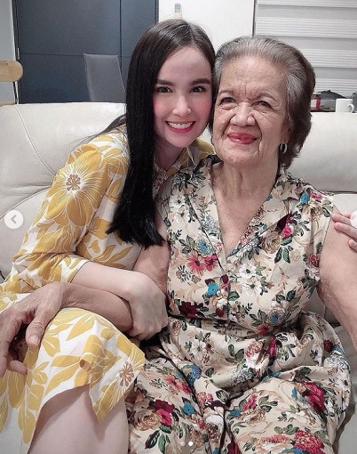 Kim Domingo's photograph with her Grandmother Lola
