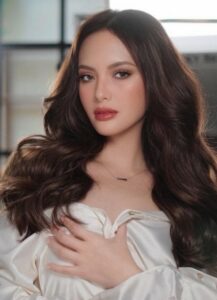 Ellen Adarna Age, Height, Net Worth, Wiki, Husband, Biography, Family
