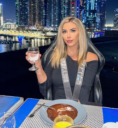 Shelby Mills follows a luxury lifestyle