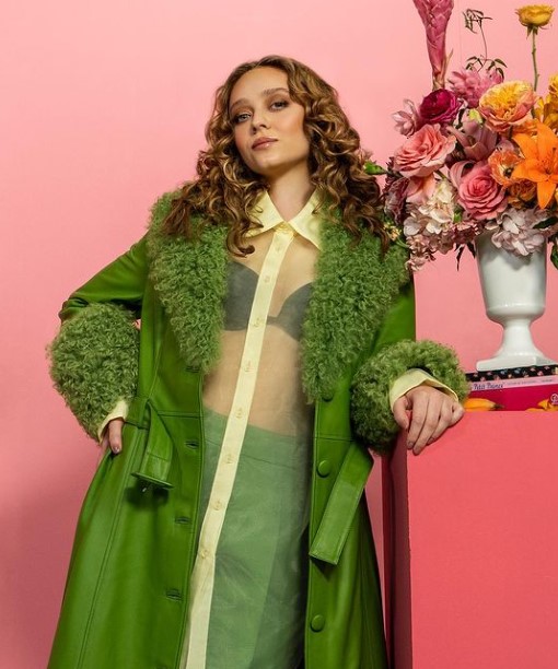 Madeleine Arthur is a famous model and actress