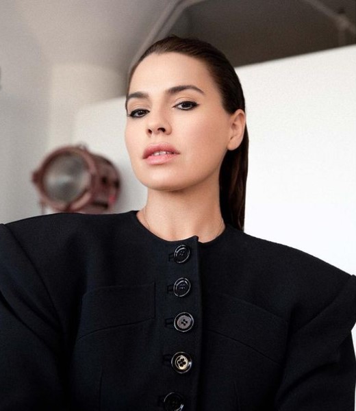 Melia Kreiling is unmarried (as of 2022)