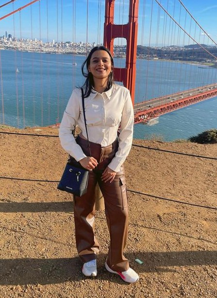 Urmila Lawekar's height is 5 ft 4 in