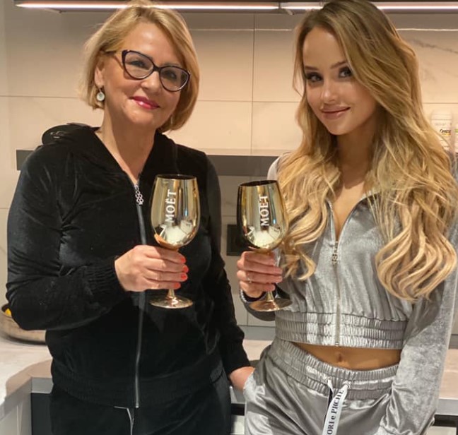 Barbara Sarah Szczypior with her mother Jolanta Szczypior