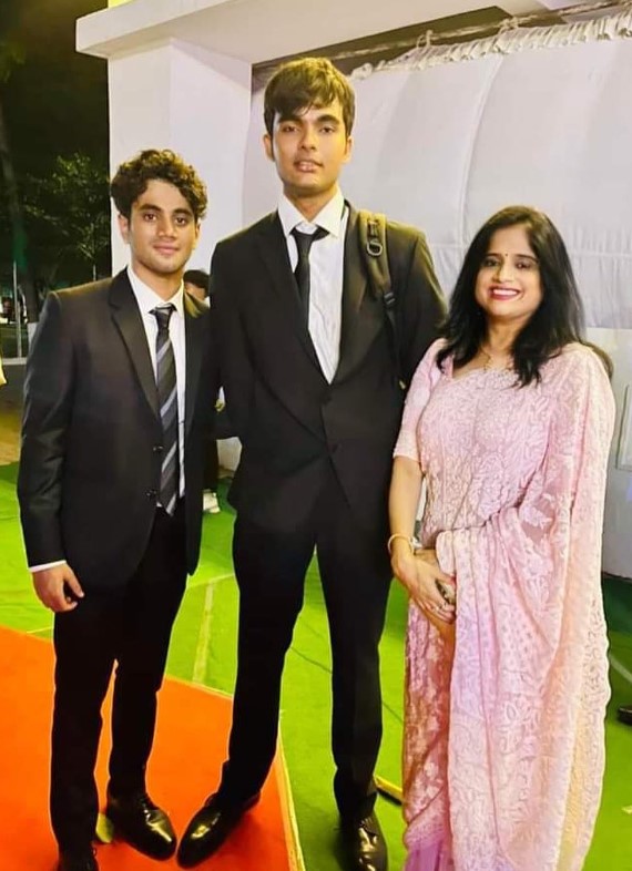 Akira Nandan is 5 ft 11 in tall