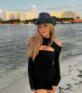 Breckie Hill Age, Wiki, Height, Family, Boyfriend, Nationality, Net