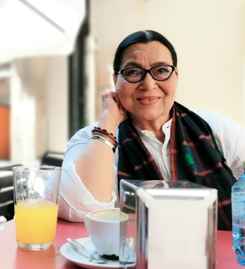 Madhumalti Kapoor was born in Mumbai, Maharashtra